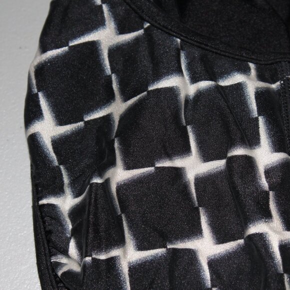 Black & White Reversibile 1 Pcs Speedo Swimsuit Size Large - Picture 8 of 10